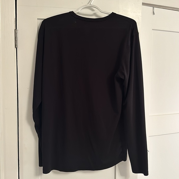 Long Sleeved Sports Top - Picture 3 of 3